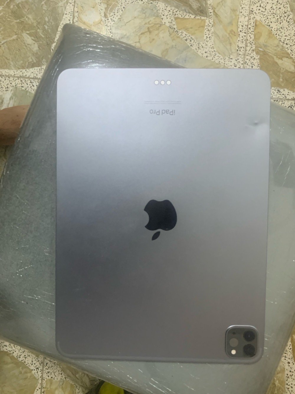 ايباد ١١ برو جيل ٤ M2 بطاريه ٩٠ بي هذني مماثرات شي الضربات السعر ٥٥٠ مكان بغداد الشعله 0771954904