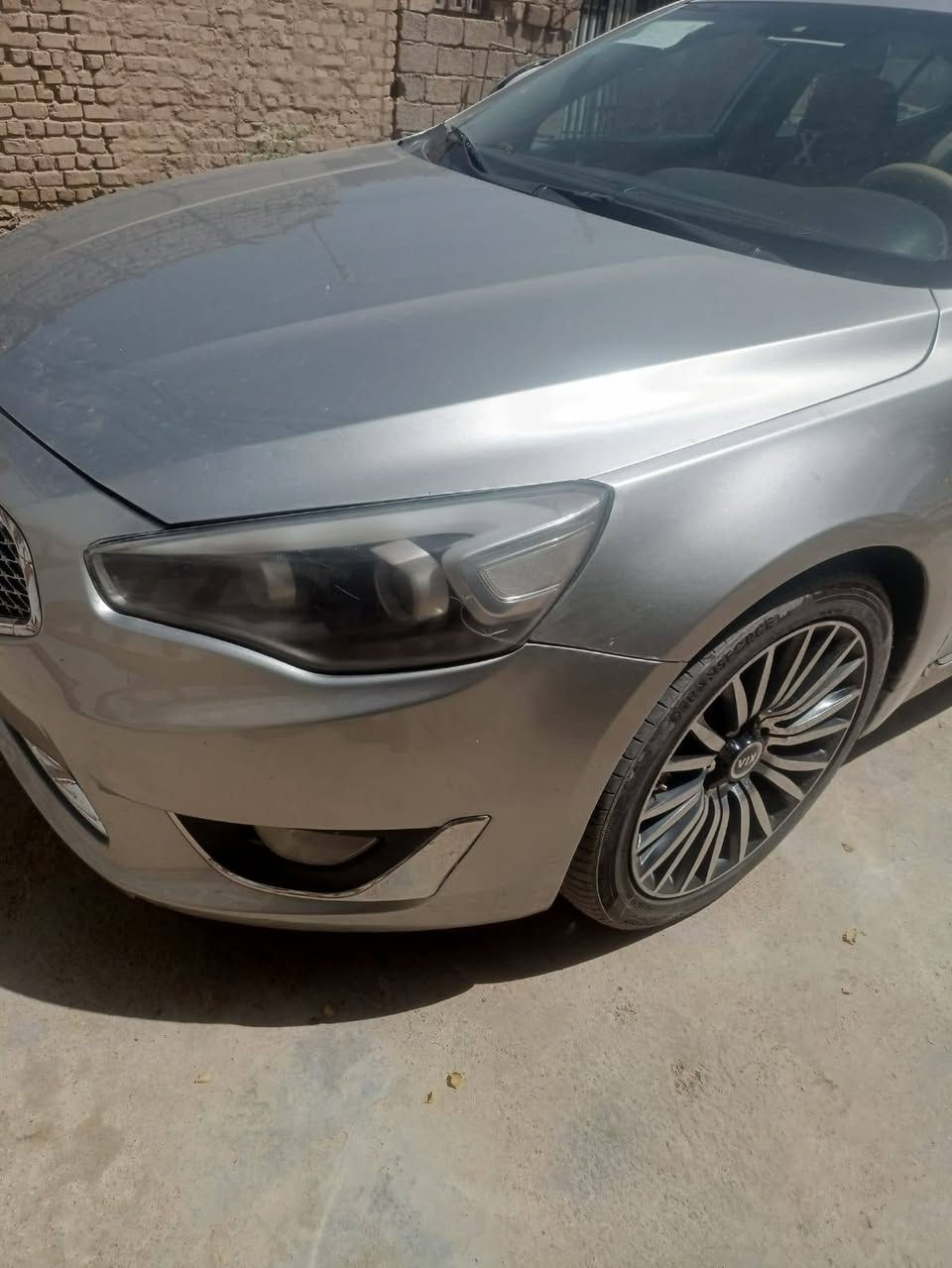 سلام عليكم كيا كادنزا 2014خليجي مكينه مفتوحه مبدل بيهه كازكيت السياره فول ماعده الفتحه السياره خير من الله تراي وين ميعجبك تخم تاير جديد باتري جديد السعر 120 وبيهه مجال ترهم مراوس حسب القناعه رقم ***********
