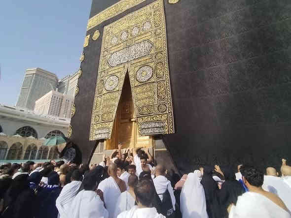 اللهم صلِّ على محمد وآل محمد 
ــــــــــــــــــــــــــــــــــــــــــــــــــــــ
 على بركة الله نعلن عن بدء #استلام
   عمرة رجب و شعبان &حسين الوهامي 

مع شركة احباب الاقصى للحج والعمرة 
رحلة إيمانية تجمع بين العبادة 
والراحة والتميّز 

🚍 تفاصيل البرنامج (برًّا):

1. ثلاث وجبات طعام يوميًا
2.🧳 جنطة كتف 
3. زيارة مزارات مكة المكرمة والمدينة المنوّرة
3.مرشد ديني مرافق طول الرحلة
4.🎁 هدايا متنوّعة
5. ضيافة الطريق 
1️⃣ برنامج سياحي متكامل
🚍 وسائل النقل:
باصات حديثة – مكيفة – مريحة 

 #الأسعار:
🔹 الباص السياحي: 900 ألف دينار
سعر الاقساط 1,050 مقدمه 100 وكل شهر 100
 #موعد #السفر: 16/1/2026

📞 #للحجز #والاستفسار:
📱 ***********
 موقع الشركة:
السماوة حي ناظم قرب حلويات الحمداني
