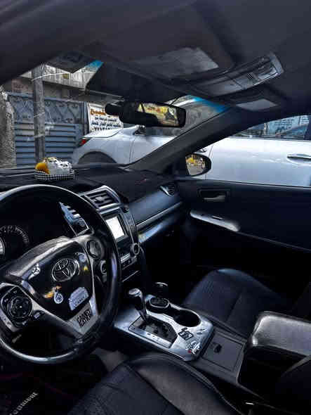 السلامة عليكم 
كامري موديل ٢٠١٤ أمريكي فئة S (رياضي )
 تحكم شفتات 
كشنات جلد ومخمل
 كشن السائق كهرباء 
مكفولة من الضرر فقط
 جراد بنيد وقمارة وصندوق 
السعر 125$ مكان السيارة بغداد 
***********  ابو سيف
