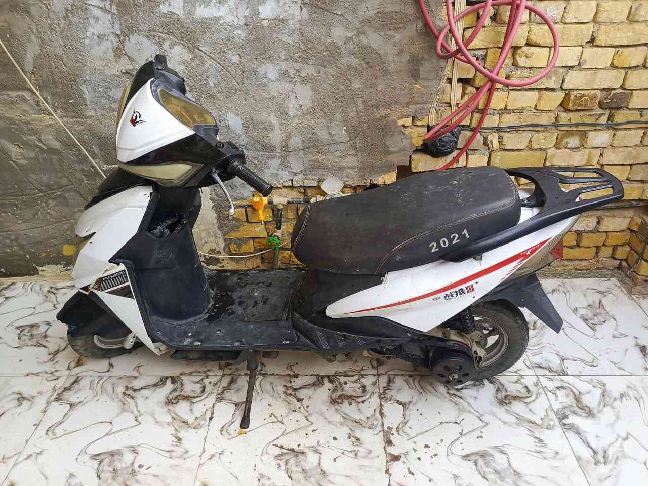 السلام عليكم
دراجة اف اس للبيع شغاله سلف كهربائيات كله شغاله ضفيره جديده بيها رنكات والكرنر مسحوك برغيه مثل ما واضح بصوره دراجة اوراق سعر 225 وبيها مجال ابيع كوم حديد 
الرقم ***********
