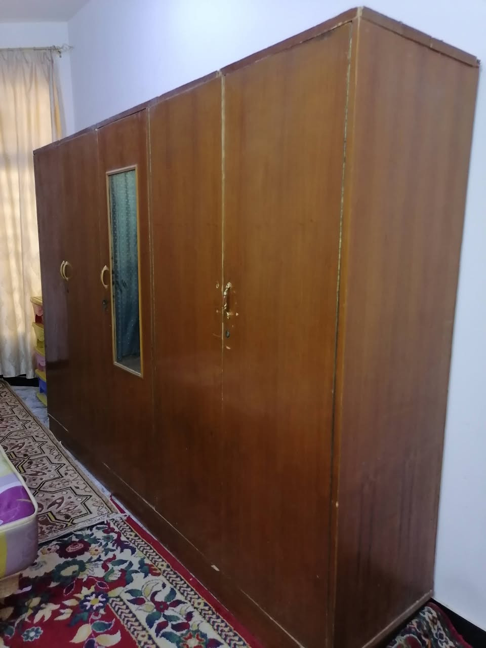 غرفة نوم ٥ ابواب صاج مستعمله للبيع  الاتصال على الرقم ***********
