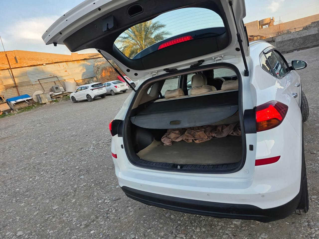 توكسان2020سياره كلين فول موصفات عدا الفتحه اربع تيارات جديد صدر جديد كير محرك شرط سنويه رقم كله جديد بسمي شراي جاد ***********
*********** السعر المطلوب 207$ورقه ومجال قليل كركوك, العراق
