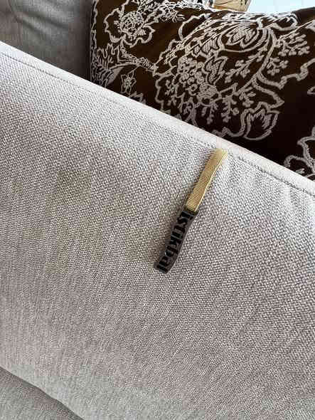 Newتخم تركي مودرن 9 نفرات  🇹🇷
ماركة ( istikbal استقبال ) 
الجلوس  مريح وسوفت 
القياس القنفه الكبيره 240 في 90 
السعر  575$ 
للاستفسار واتساب ***********
عنوان مجمع شارى ئاندازيان مقابيل فلوريا ستي 
يوجود توصيل جميع محافضات العراق 🚚
