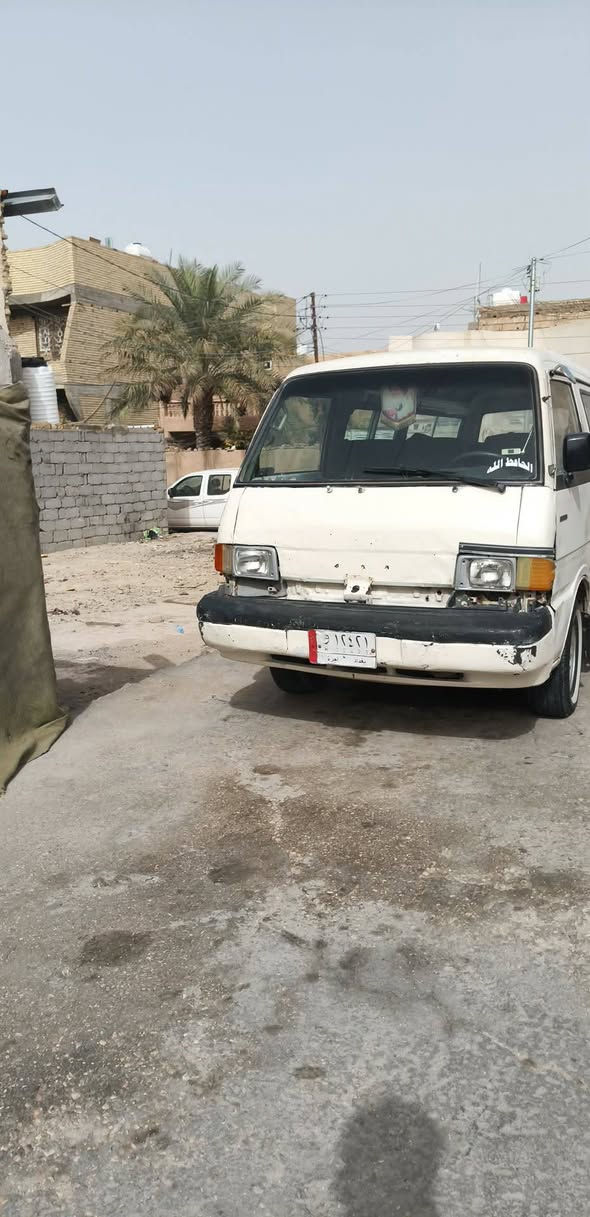 سلام عليكم مازده لبيع رقم بغداد ٩٣ يسوي وكاله من أبو سنويه مباشر سيارة كشنات سياحي كاعيه سنويه ٢٧ ما صاقطه خط مكنيه وكير نضيفات خط حي الحر تخل كراج سعر ٤٥ وبيهه مجال شي بصيط رجا مو شراي لا يدخل سوك كلشي بي رقم ***********
