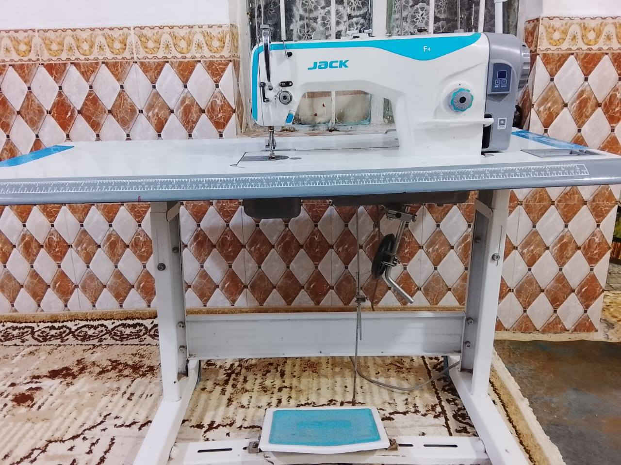 السلام عليكم ورحمه الله وبركاته مكائن للبيع خياطه انضاف 
 اوفر 350.   مكينه خياطه 300
البصره حيانيه حي الحسين
وصلوا وتساب ***********
