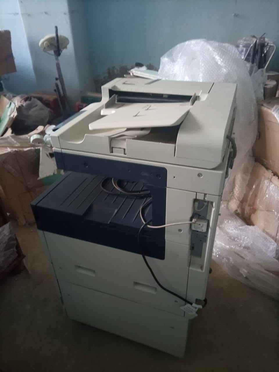 🖨️ للبيع طابعة تصوير وطباعة ملونة احترافية Xerox VersaLink C7020
الجهاز بحالة جيدة ومناسب للشركات، المكاتب، المدارس، ومراكز الطباعة.

✅ طباعة ملونة وأبيض وأسود
✅ تصوير مستندات
✅ سكانر
✅ يدعم مقاسات A3 و A4
✅ طباعة أوتوماتيكية على الوجهين (Duplex)
✅ شاشة لمس ملونة
✅ اتصال شبكة و USB
✅ مزود بتغذية مستندات أوتوماتيكية (ADF)

موديل: Xerox VersaLink C7020

الطابعة بعدها جديدة واستعمالها خفيف

📞 للتواصل: [٠٩٣٥٤٧٩٤٣٤]

يرجى التواصل على الخاص أو الاتصال مباشرة.


**إذا كنت صاحب هذا الإعلان وتريد حذفه لأي سبب، رجاءا أرسل رسالة إلى الدعم الفني**