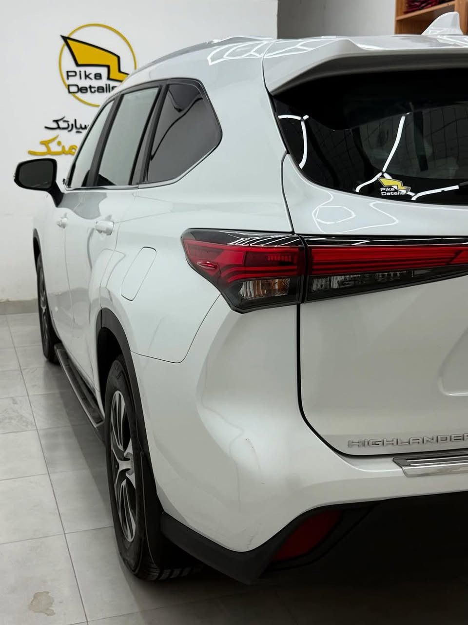 السلام عليكم .. للبيع . تويوتا هايلندر ٢٠٢٣

فئة XLE

لونهة ابيض

المحرك ٢٤٠٠ توربو 

فول مواصفات 

توقف ذاتي

تبريد مركزي

تدفأة بالكشنات
فتحة 

بصمة

كشنات جلد 

6 راكب

رادرات جانبية + اشاير مري 

كراسي كهرباء

شاشة جبيرة + كامرا 

تبريد شاشة
تعديل مسار 

تحديد سرعه 

صندوك كهرباء

ماشية 60الف كيلو متر 

رقم بغداد باسمي تحويل ثاني يوم 

للاستفسار  ‭0788 208 8821‬ واتس اب
او علق برقم 1
