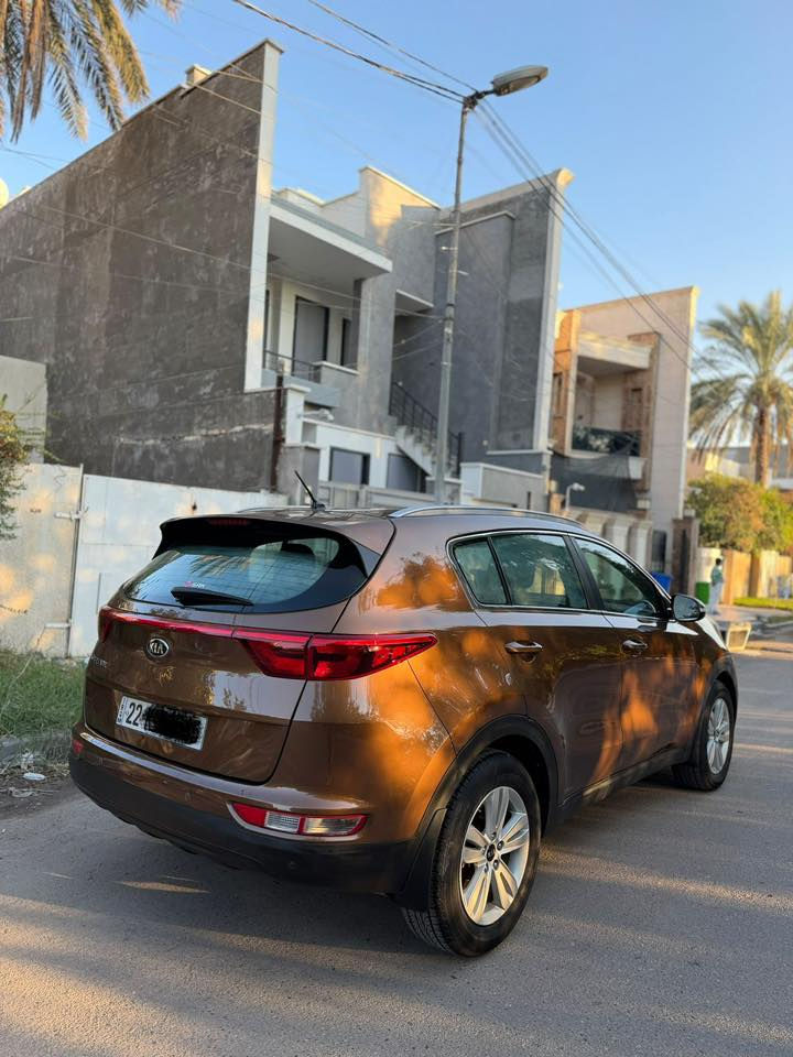 سلام عليكم
للبيع كيا سبورتج 2018
خليجي بيها قطعتين صبغ جاملغ وباب بدون دواخل مواصفات عاديه رقم اربيل جديد اي نفص مابيه السياره جاهزه للاخير ماشيه 65km العنوان بغداد الاعظميه الرقم *********** السعر 160 وبيها مجال
