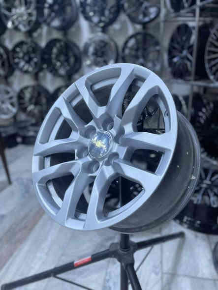 السلام عليكم ويلات اصليه حجم 18 تاهو  مصبوغات فرن حراري
سعر ٥٠٠ الف
***********
