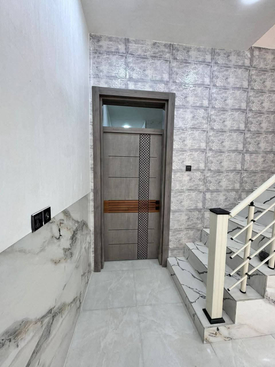 اللهم صلي على محمد وآل محمد
بيوت ثنين كل بيت 100مترطابق واحد اللبيع في كربلاء. مساحه 100 متر طابق واحد واجها 5 ونزال 20 حي العسكري قطاع 16 قرب مركز حي العسكري الموقع📍 خلف الشارع التجاري جنس العقار طابو صرف البيت بناء حديث طابوك جمهوري شغل درج اولئ فول باشراف هندسي 🏡
الاستفسار اتصال واتساب *********** *********** ***********
