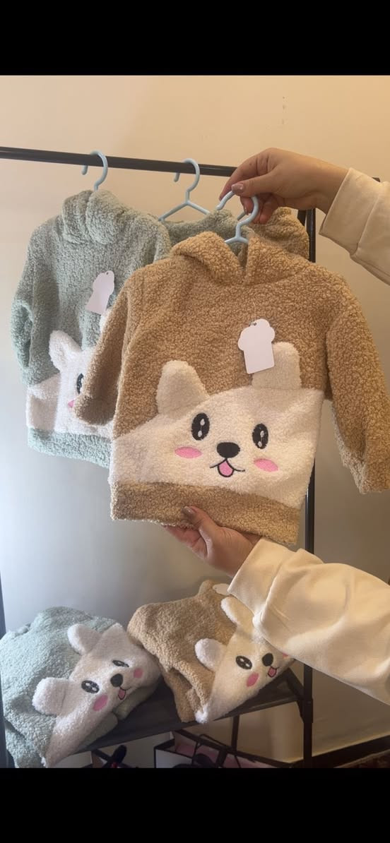 التراكات ب11 القطعه
الجرابات الصغار الزوج 1250 
للكبار 2000 للحجز ***********يوجد توصيل
