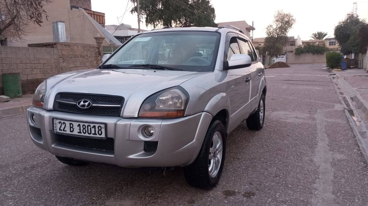 توسان موديل ٢٠٠٧ كير عادي 
بدون صبغ كير محرك بشرط
سنوية جديد دفتر بنزين بي سعر ٨٦بي مجال قليل شراي خابر *********** مكان كركوك للبيع فقط ماراوس ولا ابيع قسط كركوك, العراق
