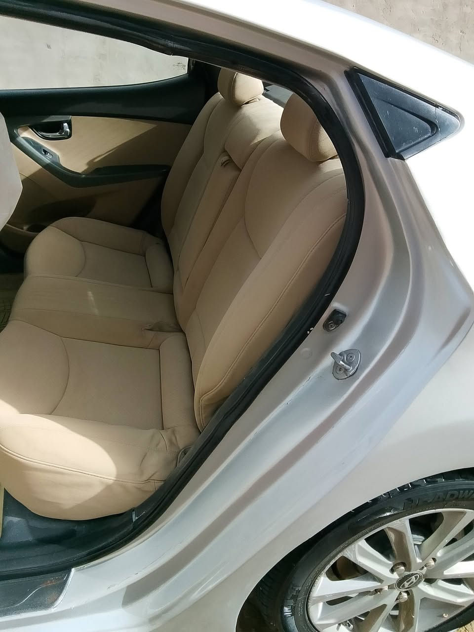 السلام عليكم النترا للبيع موديل 13 خليجي بيه طخه جاملغ أمامي ايمن أربع أصابع فوال مواصفات عد البصمه مكينه كير جداد  حداديه تخم تاير باتري كله جديد غراف جديد ويل كب اشاير بل مريا تحكمت سترين داخل بيجي حساسات خلفيه بيه صبغ أربع قطع السعر 89بيه مجال قليل الاستفسار اتصل على الرقم التالي ***********العنوان حله
