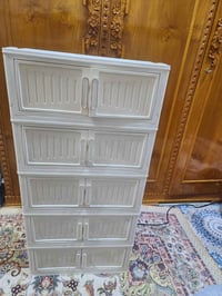 لوكرات • متوفر