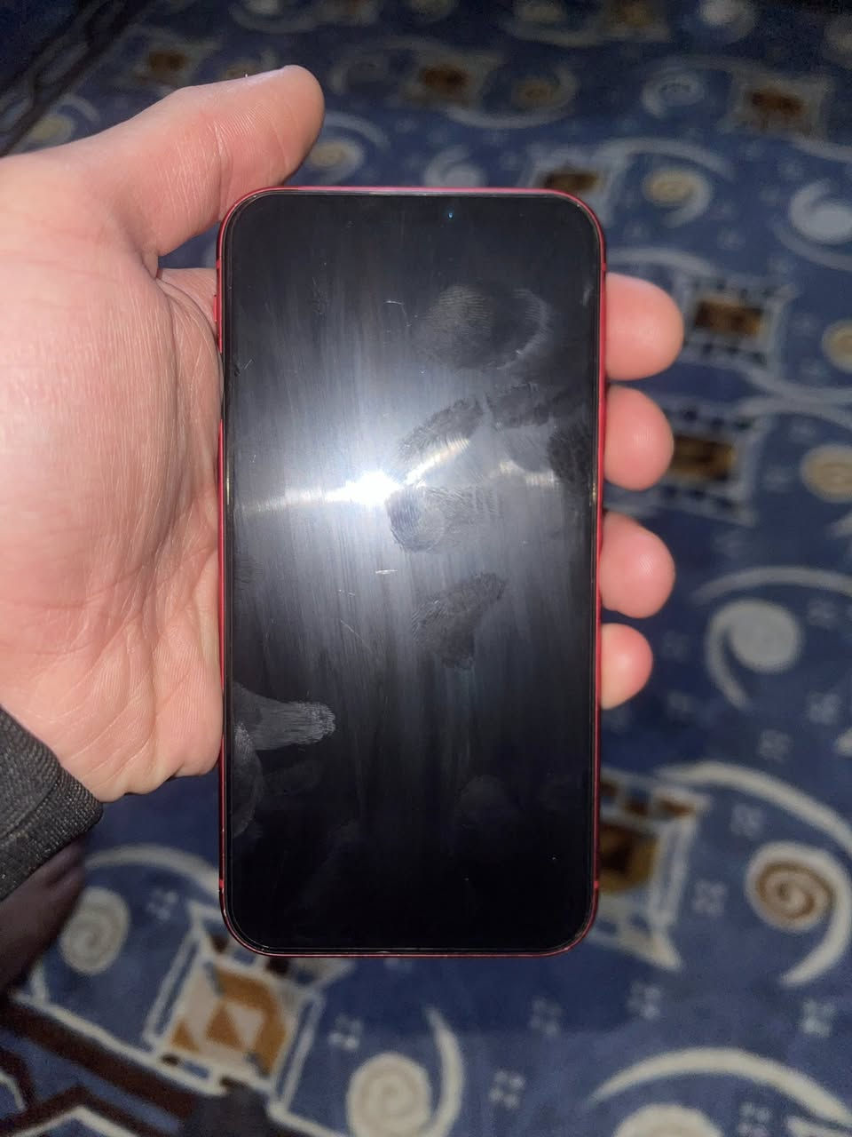 لبيع  أيفون 11عادي نظيف بس مرفوع بطارية السعر على الخاص ***********  واتساب
