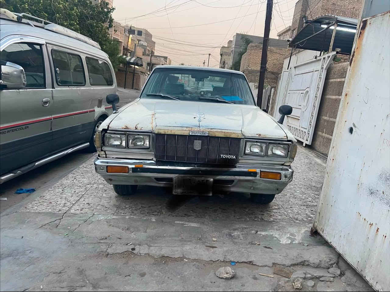 للمراوس فقط
السلام عليكم كراون موديل81 بأسمي محرك وكير خير من الله صبغ بس بيبان وجاملغات الباقي بلاد مراوس حسب القناعه ***********
