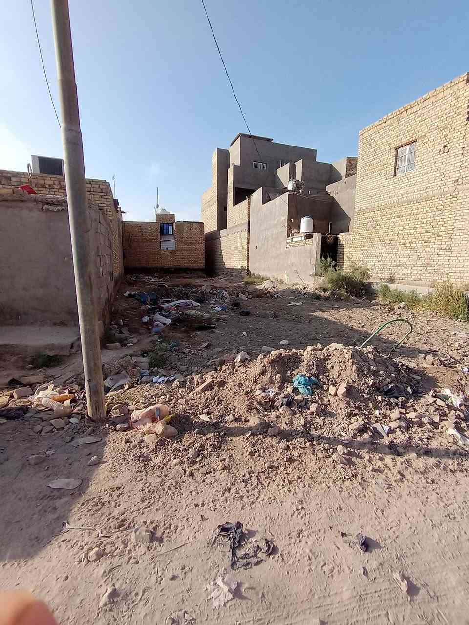 سلام عليكم قطعه طابو صرف مساحته ٢٠٠ م كافة الخدمات ورا المعهد الفني حي الزهراء عرض شارع ١٥ م وتبعد ٩ قطعه عن شارع ٣٠ م الذي يربط بطريق عفج ***********
