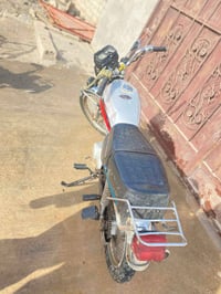 للبيع نامي برو  شغال مابي نقص موديل 17 سعر خاص 07754774957