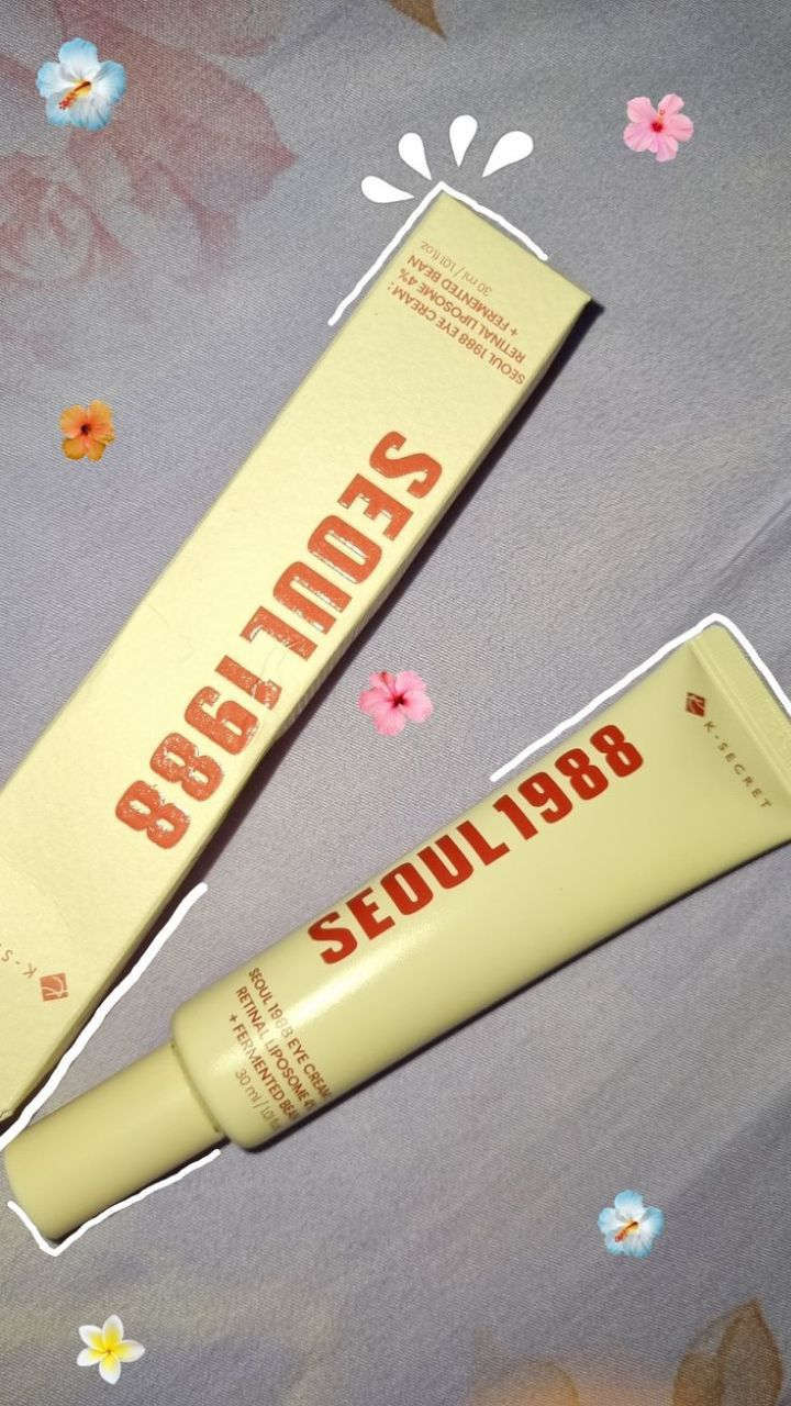 سيول كريم ريتينال للعين | K-secret Seoul 1988 Eye Cream Retinal Liposome 4% 🥹✨✨ يعني يخلي تحت عيونج ثلج 🫧
المشاكل الي يعالجها :
١- يعالج التجاعيد الدقيقة والخطوط التعبيرية بالبشـرة و تحت العين. 
٢- يعالج الهالات السوداء والانتفاخات
٣- يرطب المنطقة تحت العين ويزيد من نضارتها ويستخدم للشفايف هـم ولمنطقة الجبهه يعالج الخطوط والتجاعيد ويفتح المنطقة ويزيد نظارتها مناسب لكل انواع البشرة 
طريقة الاستخدام : 3 مرات بالأسبـوع توضع كمية صغيرة جداً وتدلك على البشـرة الى ان يتم امتصاصها. 
#الاصلي_100  #كوريا 🇰🇷
#foryoupage #منتجات
#fyp #اكسبلور_العراق 
#explore #explorepage
﹏﹏﹏﹏﹏﹏﹏. 🩷⋆˚🧁✧˚.🎀


**إذا كنت صاحب هذا الإعلان وتريد حذفه لأي سبب، رجاءا أرسل رسالة إلى الدعم الفني**