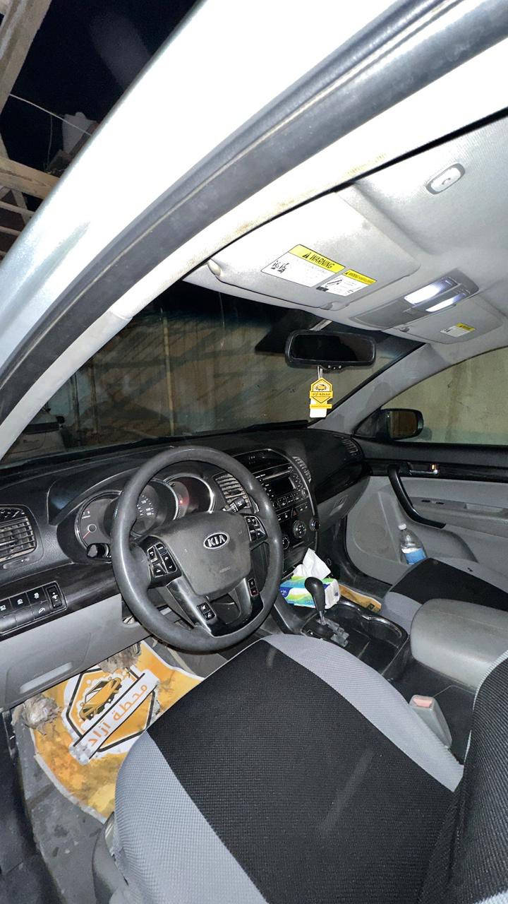 سلام عليكم
كيا سورنتو موديل 2012
7راكب وارد امريكي 
4سلندر محرك دوش 
حادثها باب الصدر والوره 
مبدلات بلاد من امريكا 
بيها طخ طخات تاخذها سونار فحص 
ترايك وين ميعجبك 
رقم دولي 
سنوية جديدة ثاني يوم تحويل 
سعرها 130
***********
