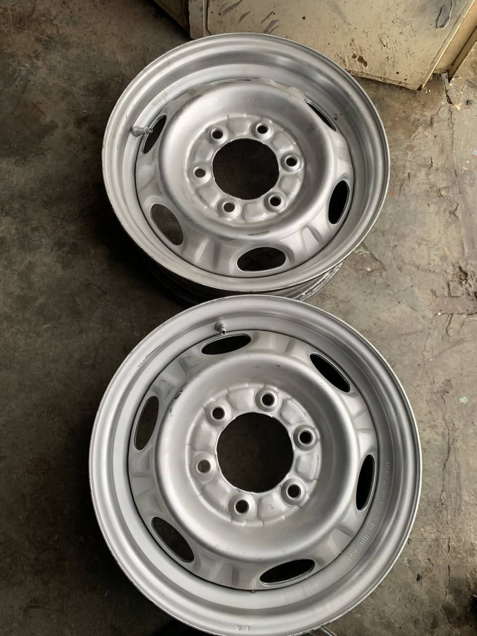 چوار ویلی نیسان پیکاب قیاسی ١٥ زۆر پاکە خواری و تەقیوی تیان نیە نرخی ١٥٠ و مەعمەلە ژم ***********
