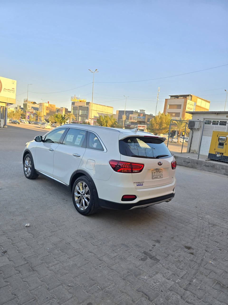 للبيع كيا سورنتو ٢٠٢٠ رقم بغداد ٦ سلندر  مكفوله من ضربه وصبغ وتبديل  كفاله حتى من البارد مكينه وكير على وضع الشركه  ماشيه ٦١ الف سعرها ٢٥٨ وبيها مجال بسيط النجف الاشرف اتصال ***********
