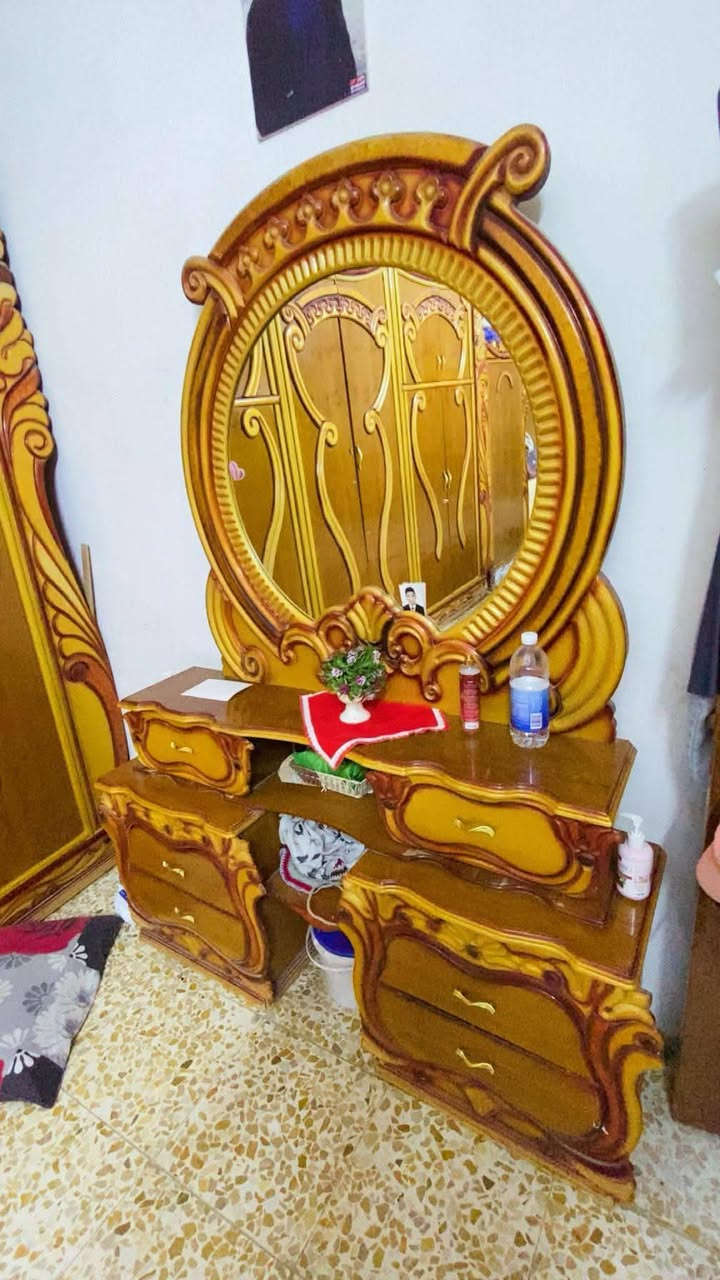السلام عليكم شباب هاي غرفت اغشاب كامله مكاني بغداد مدينه صدر مجاور زامل ابو داطلي سعره 400 متواجد بل خاص ***********
