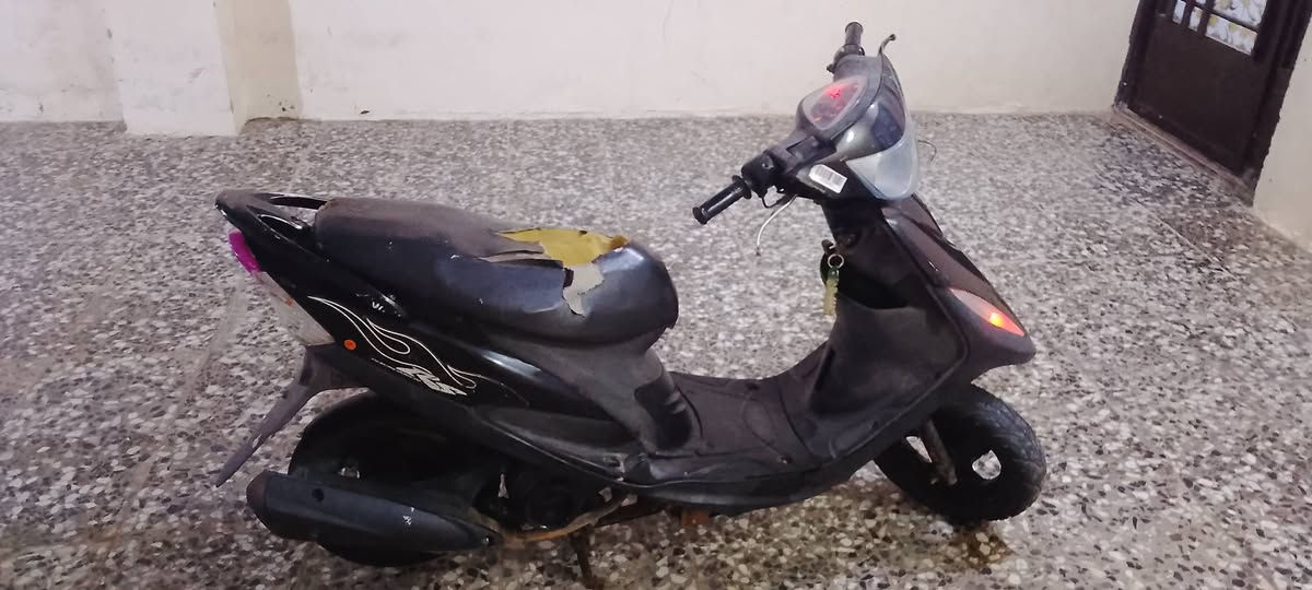 السلام عليكم دراجه ماكس عدله دراجه جديده مكينه ما مفتوحه ناعمه مكفوله نقص بس سلف الباقي جديد مكاني جسر اديالى قرب فلكت سلمان سعر 600وبيه مجال رقم ***********
