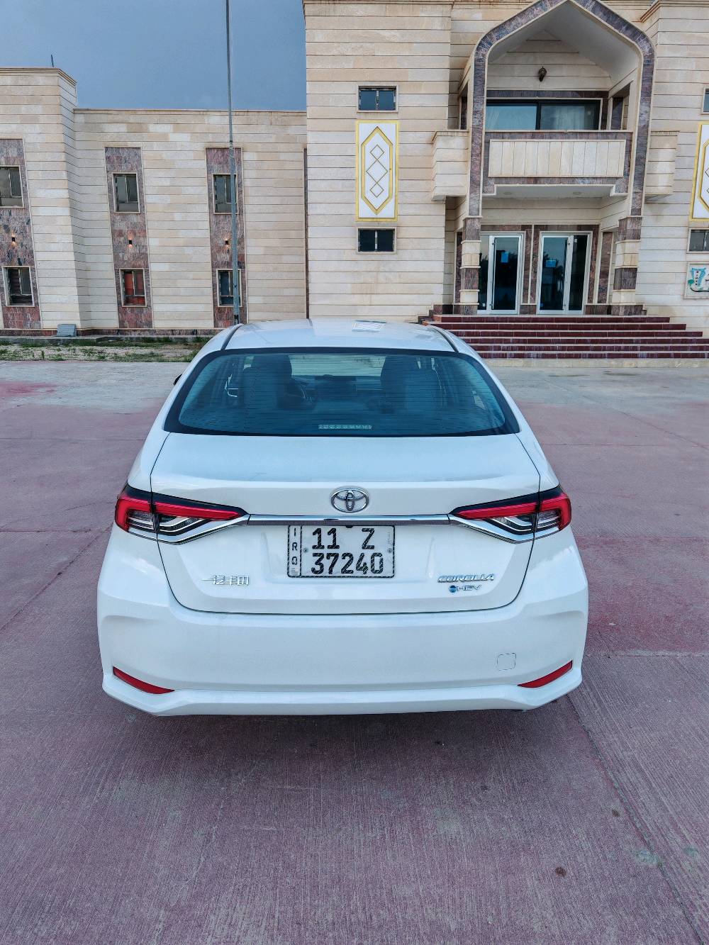 📍 للبيع: تويوتا كورولا هايبرد ٢٠٢٤ وارد صين شكل خليجي- بحالة ممتازة
المسافة المقطوعة : ٥٣،٠٠٠ كم
​لوحة الأرقام: بغداد

✅ فتحة سقف كهربائية [sunroof].
✅ مقاعد جلدية نظيفة.
✅ شاشة عرض مع كاميرا خلفية.
✅ أزرار تحكم بالمقود (تحكم ستيرن).
✅ فتحات تكييف خلفية (تبريد ممتاز).
✅ بدون حادث 
✅ كير، محرك، تكييف بحال ممتازة جداً. 
​
​السعر المطلـوب: $ 148 
​للتواصل والاستفسار:
📞 *********** واتساب
