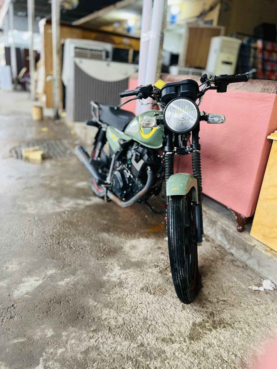 دراجه البيع  نضافه ٩٠ بل ميه التواصل عله هاذه ***********
