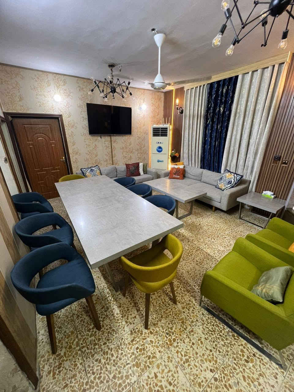 السلام عليكم غراض للبيع وكلهن نظيفات كلش ووبيهن ماركه يعني الصوره تبين النظافه الاستفسار على الاسعار اتصلو على هذا الرقم *********** بي واتس اب  واكيد مراح يقصر مكلف بالنشر المكان الشعله
