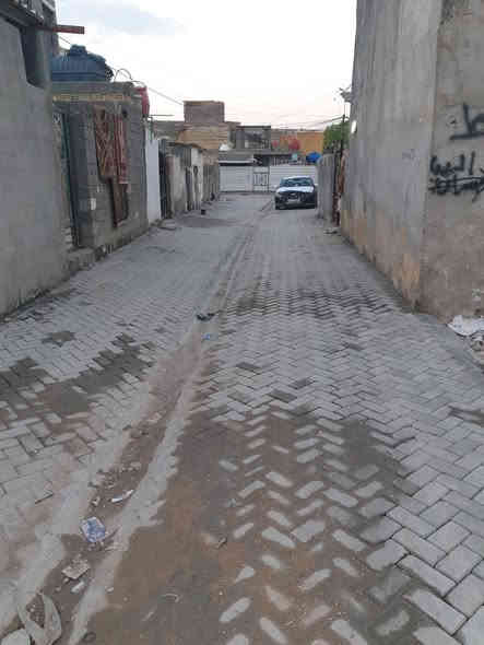 *********** قطعه ارض للبيع ٨٠  متر  معسكر البلديات  خدمات كامله
