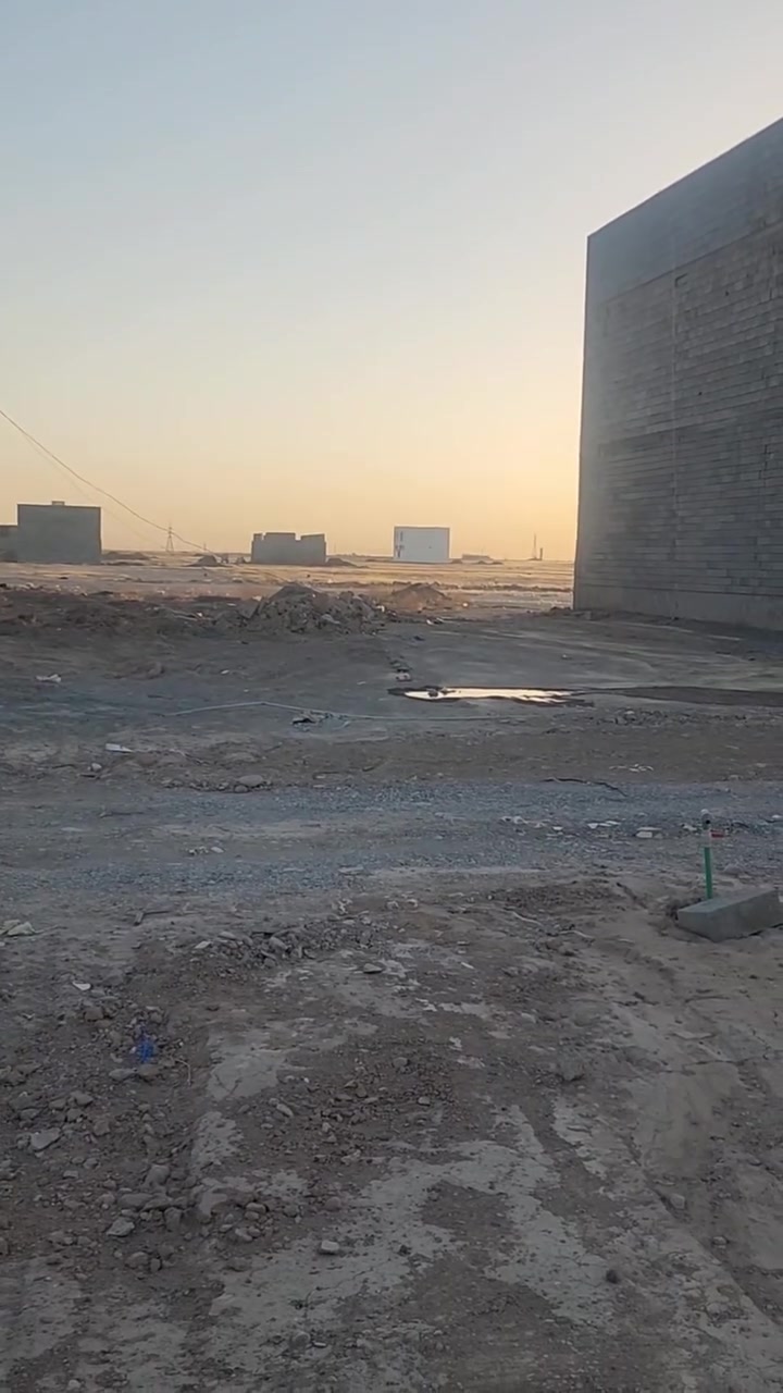 للبيع قطعة ارض( الديوم الكهرباء )
مساحه ٢٥٠ م
بصف الركن قريبه عاى شارع 60  الواجه ١٢ونص نزال ٢٠ 
شارع عريض الاستفسار  *********** او مراجعه مكتب مياسين للعقار الأستثماري
