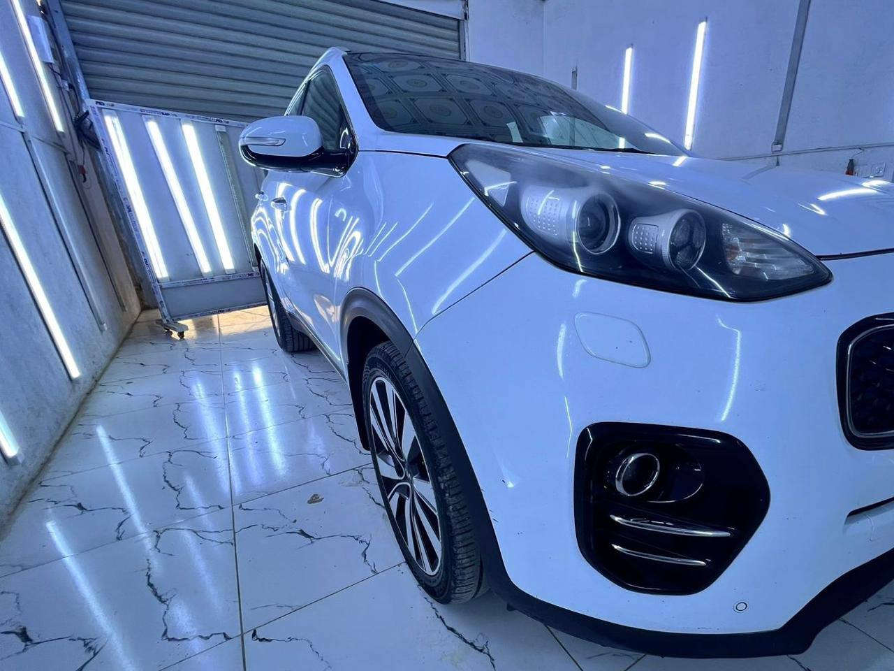 سلام عليكم
سبورتج 2017 خليجيه
فولل عده البصمه 
سياره جديده 
محرك 2000دوش 
مكينه مجفته 
سياره مابيها صبغ بس بارد والبنيد والباب مفتوحات 
سعر سياره 175وبيها مجال 
عنوان // ديالى ناحيه جديده الشط
الرقم //***********
