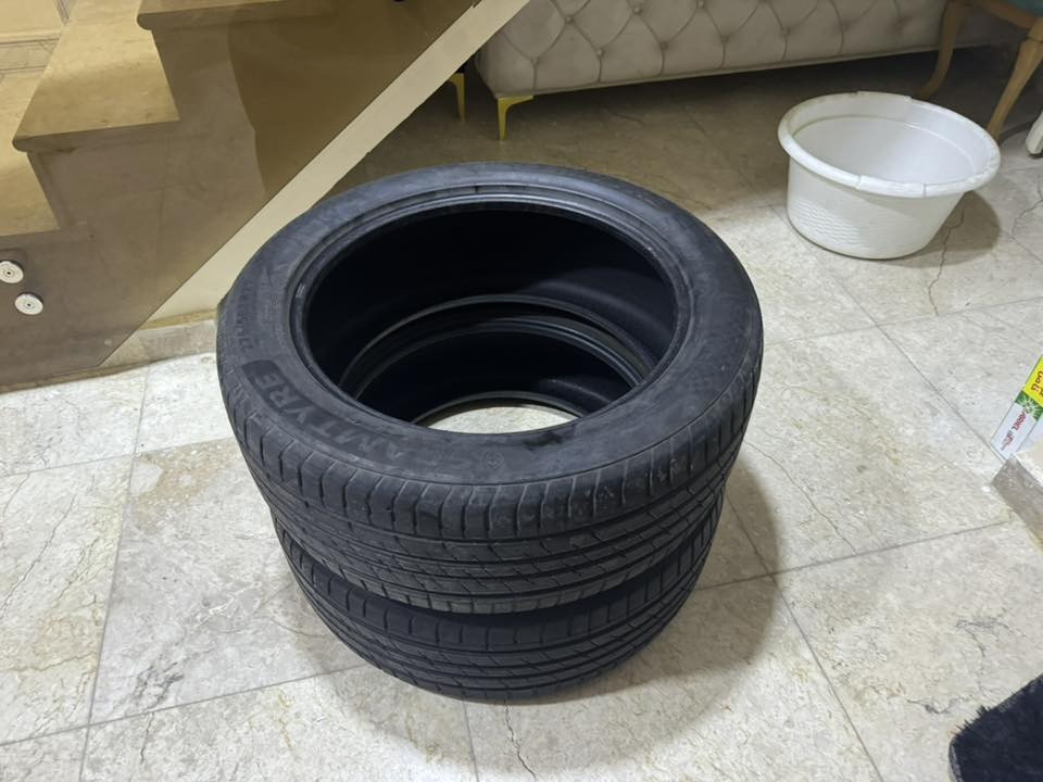 زوج تايرات حيل نظيفات لا بنجر ولا ضرر الزوج ب120 الف مكانهم بغداد-السيدية ***********
