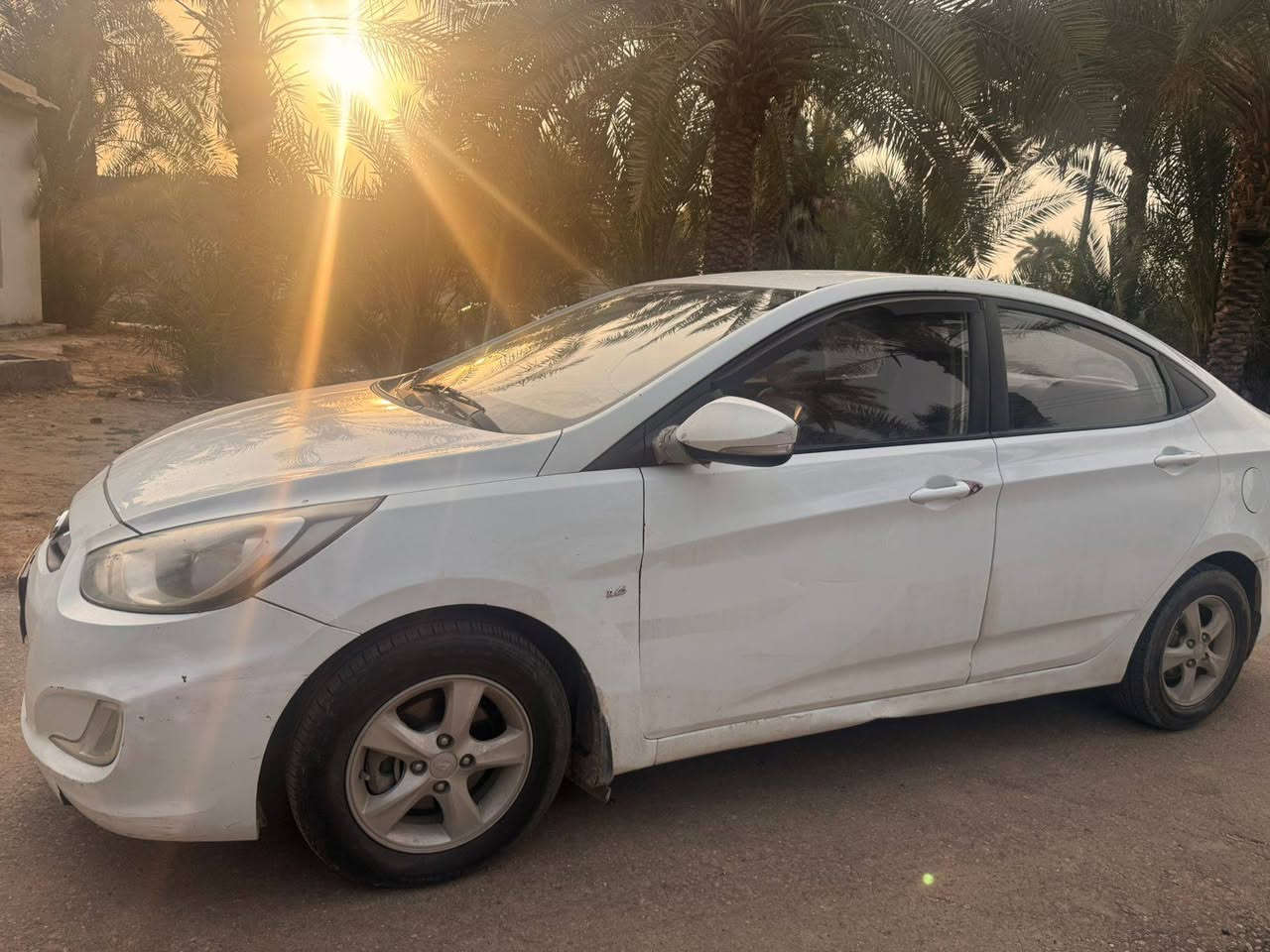 اكسنت 2013 للبيع
خليجي 1600 
رقم بابل بأسمي تحويل مباشر 
شاشة + كامرة خلفية 
كير ومكينه مكفولات 
ادامة كاملة
صدر امامي وخلفي جديد
تبريد + تدفئة 
بيهة قطعتين 
سعرها  90  
رقم تلفون /***********
