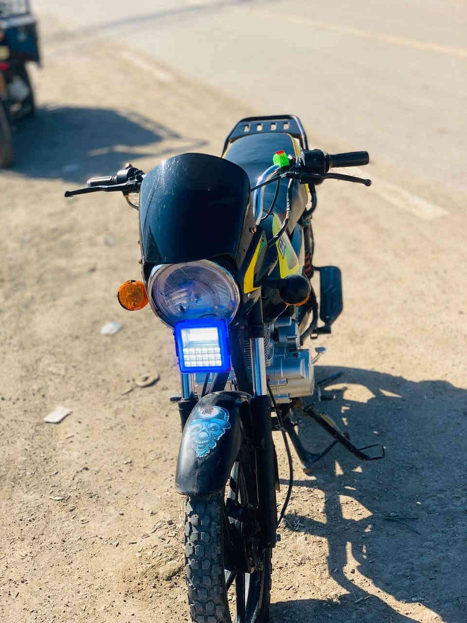 دراجه بوكسر البيع وراق كامله اصوليه مديل ١٩ مكينه (٢٠ ٢٥) مكينه صالهه ٤ شهر السعر ٨٥٠ وبيهه مجال مكان قضاء الحي رقمي ***********
