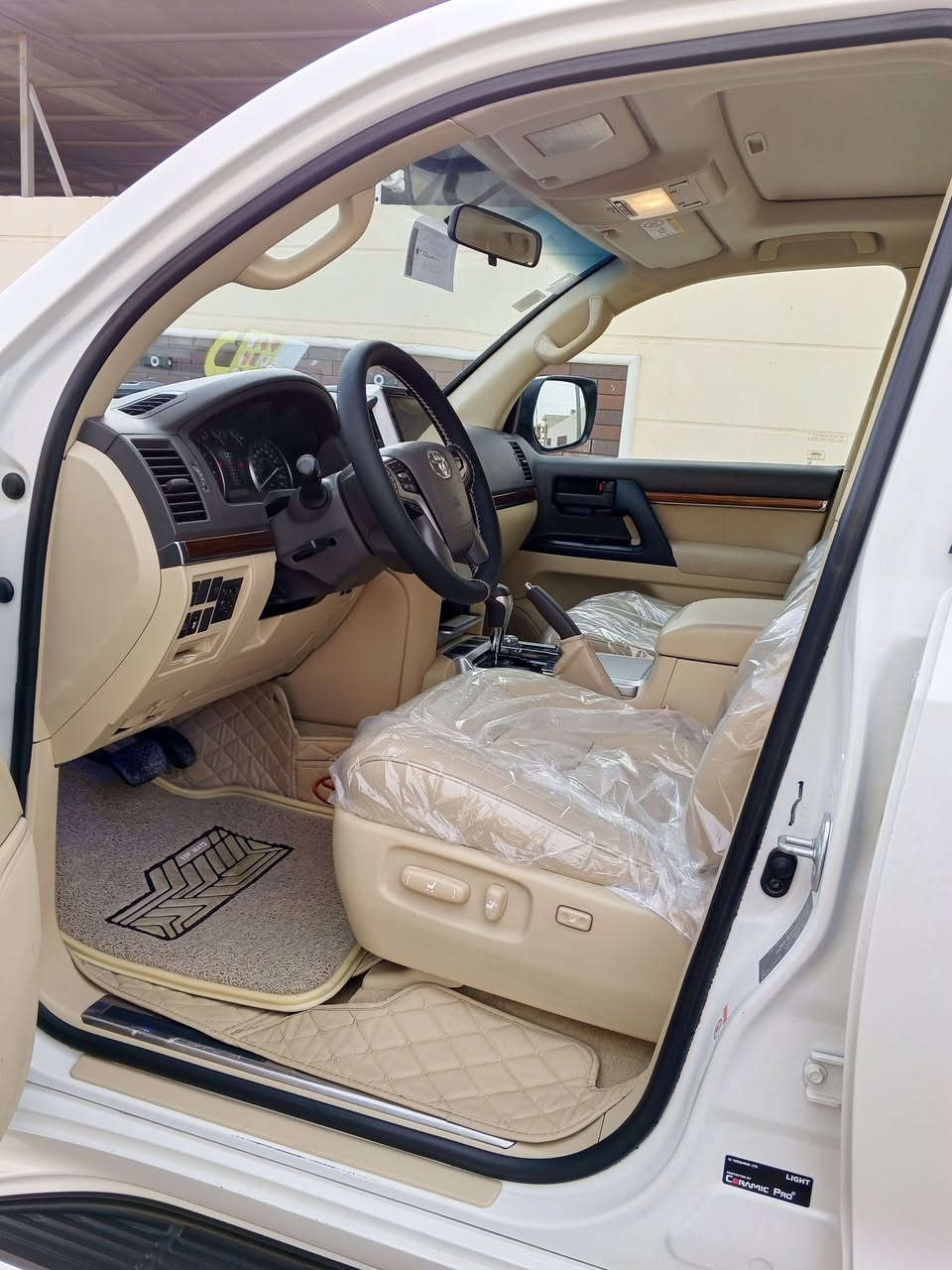 سلام عليكم 
لاندكروز موديل 2017 بريم أصل فوول 

رقم بغداد انكليزي سنوية جديده هزه جديدة 

سيارة مكفولة كفاله عامة كفاله باستثناء مكانين بارد بصط سونار مرفوق بل منشور ماشية 100 ألف حقيقي 

تخم تاير جديد دلوب جواها مسويلها صيانه عامة بشركة تبديل زيوت وفلاتر باتري جديد وكل أغراضها موجودة وياهة البصمة ثانية كتلاوكات شركة كاعيات شركة كلهن وياه 

محرك 6 سلندر 4000 

سيارة فووول موصفات بريم أصل 

السعر 480 وبيها مجال بصيط حك الجية 
مكاني بغداد الكرخ إلي عندة ستفسار يتصل 👇 

*********** بشار العبيدي 

*********** بشار العبيدي
