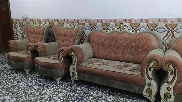 سلام عليكم 
تخم 10مقاعد تزكام جديد ما مستخدم جديد حيل تفصال ثقيل خشب بلوك اسود من اكلك جديد جديد اي ضرر ماكو وقماش مميز ابو وشم جديد حيل  سعر 475وبي مجال الشراي يجي خاص او وتساب ***********
