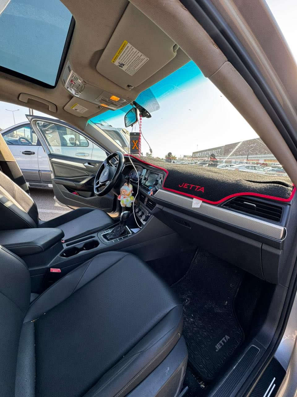 سلام عليكم من رخصت الادمن جيتا 20سلفر وارد امريكي فول مواصفات بيه ٣ قطع صبغ سياره حلوة تخم تاير رقم بغداد صدر جديد محرك 1400 تيربو كشنات جلد تدفة وتبريد بالكشنات لد نهاري كهربائيات كاملة مابيه اي نقص رادارات شاشت عطلات سياره خير من الله السعر هذا رقم التلفون***********
