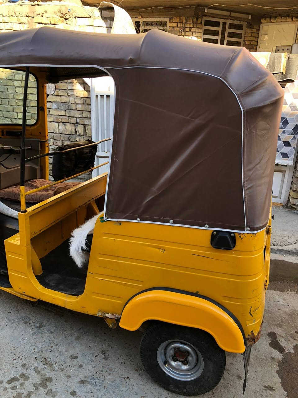 سلام عليكم تكتك للبيع مديل ١٨ رقم وسنويه رقم ***********
