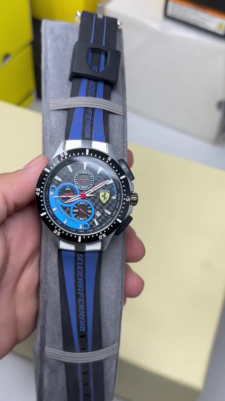 ساعه Ferrari
كوالتي عالي 
جميع السناتر شغاله نضام ستوب وتش
قطعه مختمه سير ربر اصلي 
مقاومه للماء زجاج زفير 
25 الف على اول تم


**إذا كنت صاحب هذا الإعلان وتريد حذفه لأي سبب، رجاءا أرسل رسالة إلى الدعم الفني**