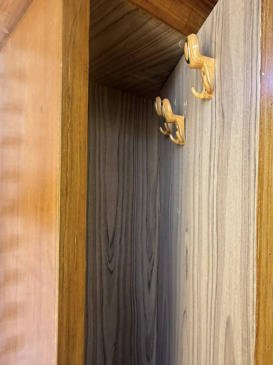 السلام عليكم كنتور بابتين وداخل 4خانات مع ملحق وزاوية مراية وتفتر تعليك ملابس مع مجر وميز احذية باب وحده ومجرات 2 مع بنكة باب اول مديل قديم بغداد مكاني حي الاعلام للاستفسار خاص الغراض كلها نظيفة الله شاهد


**إذا كنت صاحب هذا الإعلان وتريد حذفه لأي سبب، رجاءا أرسل رسالة إلى الدعم الفني**