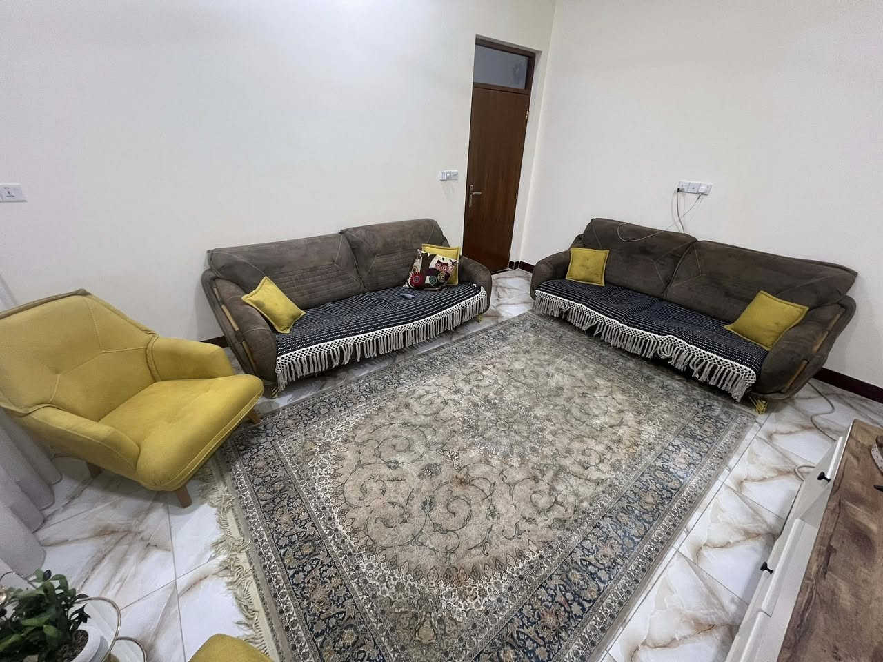 تخم عشر مقاعد الصفر ٤ كراسي ممستخدمه بس الثلاثيات مستخدمات سعر الشراء مليوين ونص سعر البيع ٨٠٠


**إذا كنت صاحب هذا الإعلان وتريد حذفه لأي سبب، رجاءا أرسل رسالة إلى الدعم الفني**