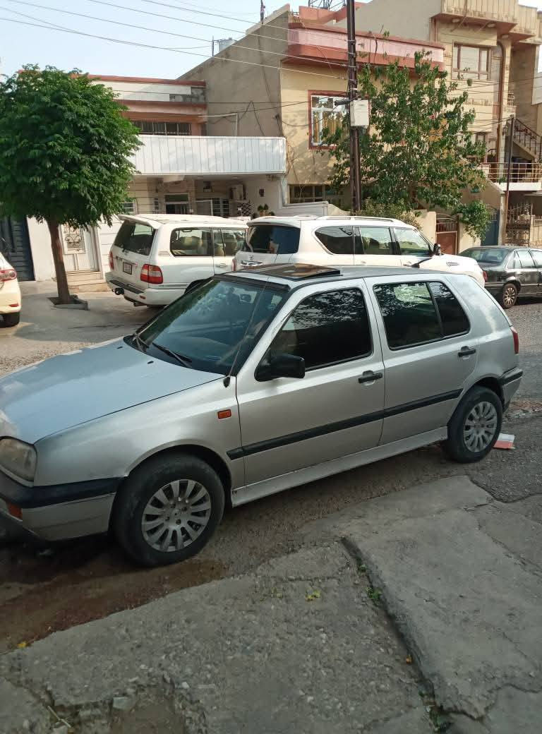 کۆلف مۆدیل 92 کیری توماتیک رەقەم سەنوی هەزەی نوێیە بەناوی خۆم
سیارکە حامە لۆ جۆنی تەبریت ساردوو کەرمی هەیە 
دوو جی جەپی هەیە
$40مەجالکی برایەنە
*********** الحمدانية, نينوى
