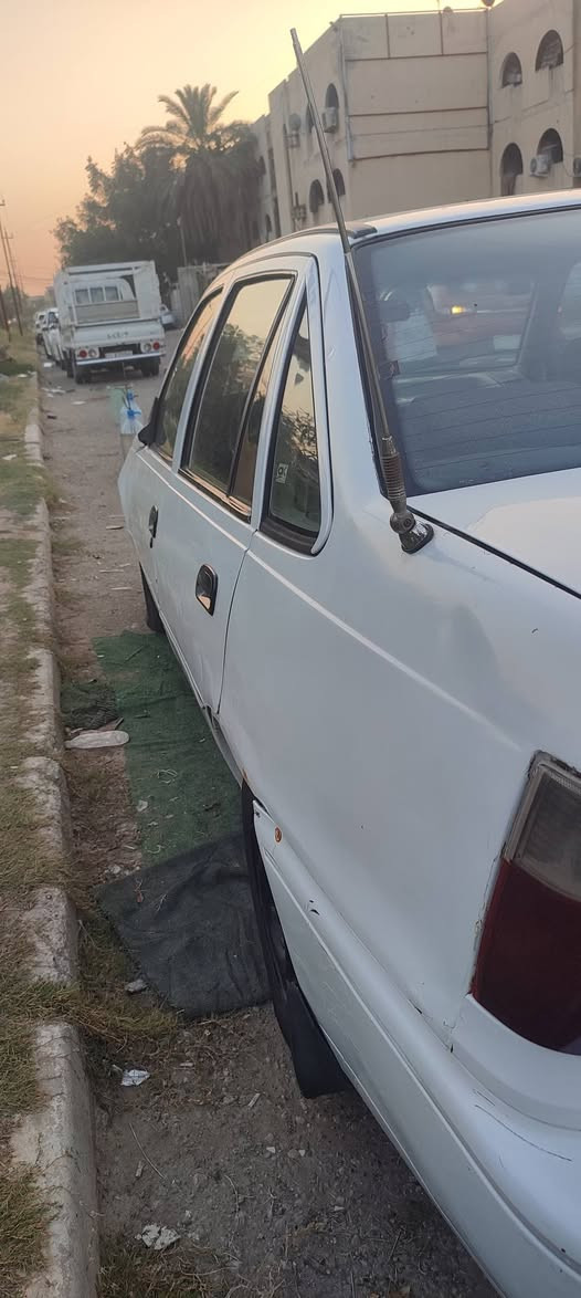 السلام عليكم ..
دايو سيلو موديل ١٩٩٥ 

رقم بغداد الجديد ب اسمي

هزه جديده

سنويه جديده 

مكينه ١٦٠٠ مفتوح 

غرفتها نظيفه كلش 

شديتلها زوج تأيرات خلفيه مال باله 

راديتر جديده 

....

النواقص الي بيها 

اويل بم ميصعد دهن بصوره صحيحه 

البور يرادله تبديل صوندات 

التبريد المنظومه كامله بس كمبريسر 

الكيچ مال بانزين يشكل 
القلايچ منال الگير يرادلهن تعيار
.....

السعر (٢٧) ورقه وبيها مجال 

مكاني بغداد السيديه 

رقمك تلفوني (***********)
