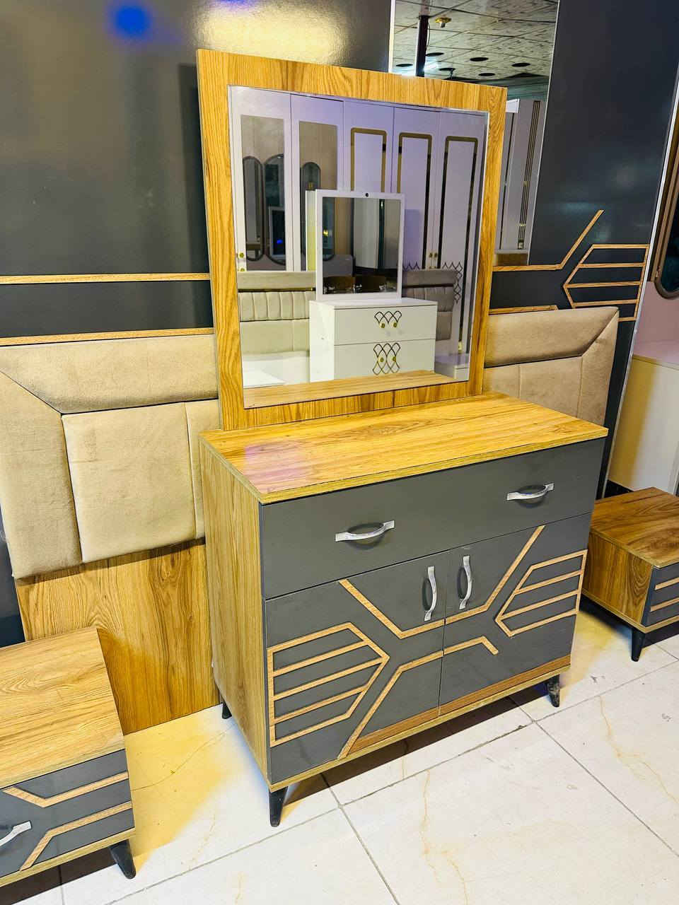 غرفة تركي 5 قطع مستعملة
سعرها 400 قفل
التوصيل والشد داخل بغداد مجاناً
يوجد توصيل محافظات بكروة
للحجز والاستفسار خاص او واتساب
***********
