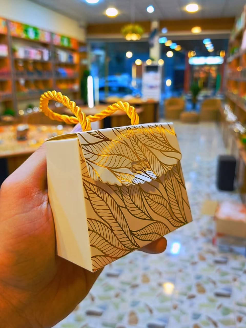 زبائننا الكرام .. 🌿♥️

وفرنالكم تشكيلة منوعة من علب التوزيعات الكارتونية و الاكرلك لمختلف المناسبات

🟢 توزيعات الاكرلك راح أنشرها بمنشور ثاني منفصل 

متوفرة حالياً بالفرع الثاني و تكدرون تطلبوها  عن طريق مراسلة الصفحة 
او عن طريق الواتساب على الرقم ***********

يوجد  توصيل داخل مدينة هيت و خارجها

الفرع الاول : هيت - حي الجمعية - مجمع مكة التجاري
الفرع الثاني : هيت - حي الجمعية - شارع حامي
