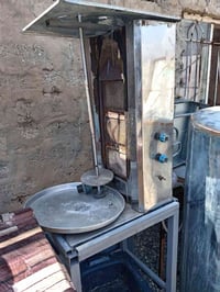 شيش شاورما • شغال • مستخدم شوي